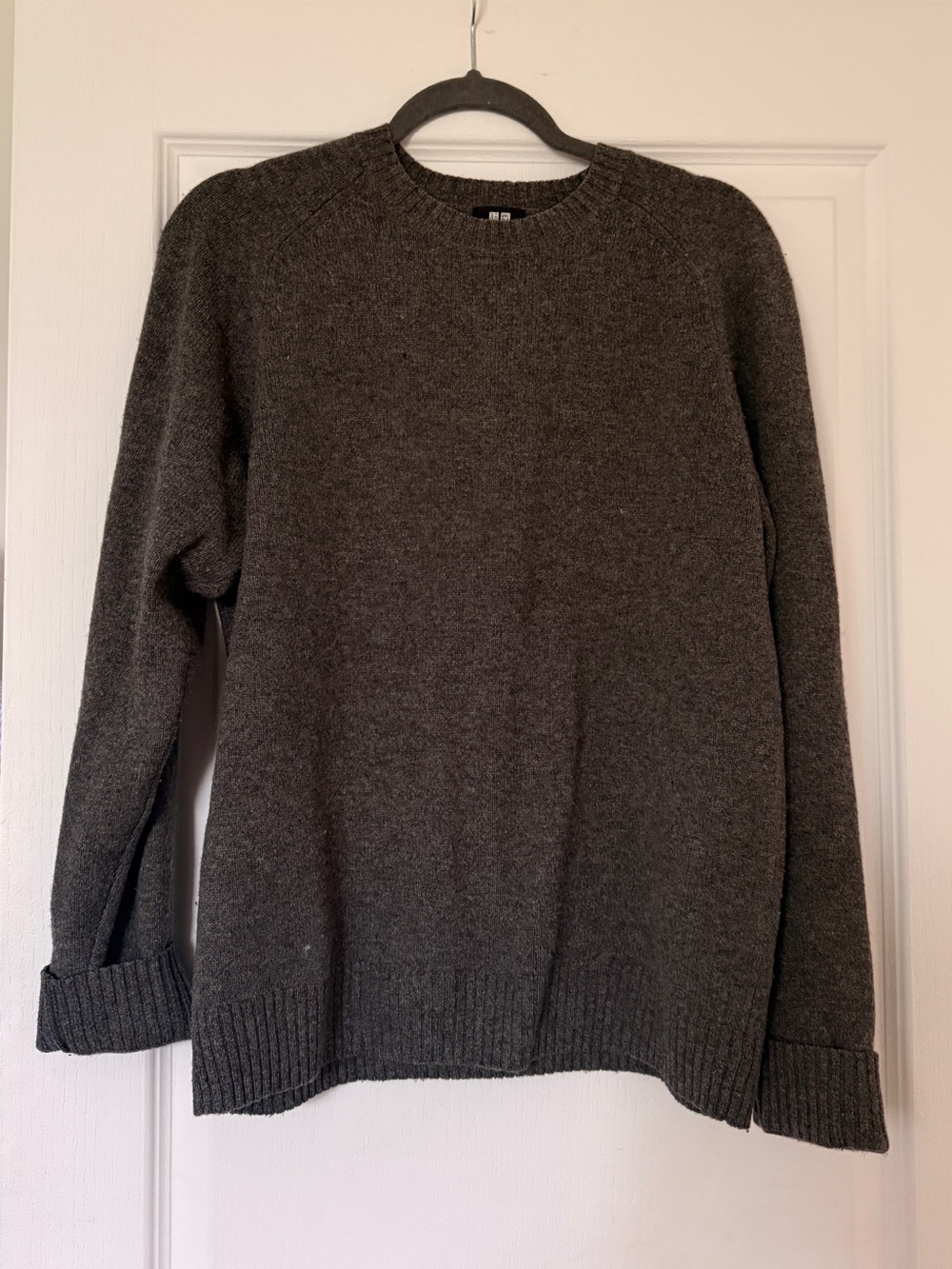 100% Wool Uniqlo Men’s Crewneck Sweater in Charcoal